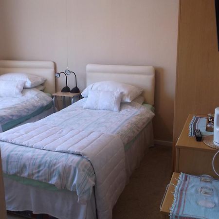 Tremains Guest House Bridgend  Værelse billede