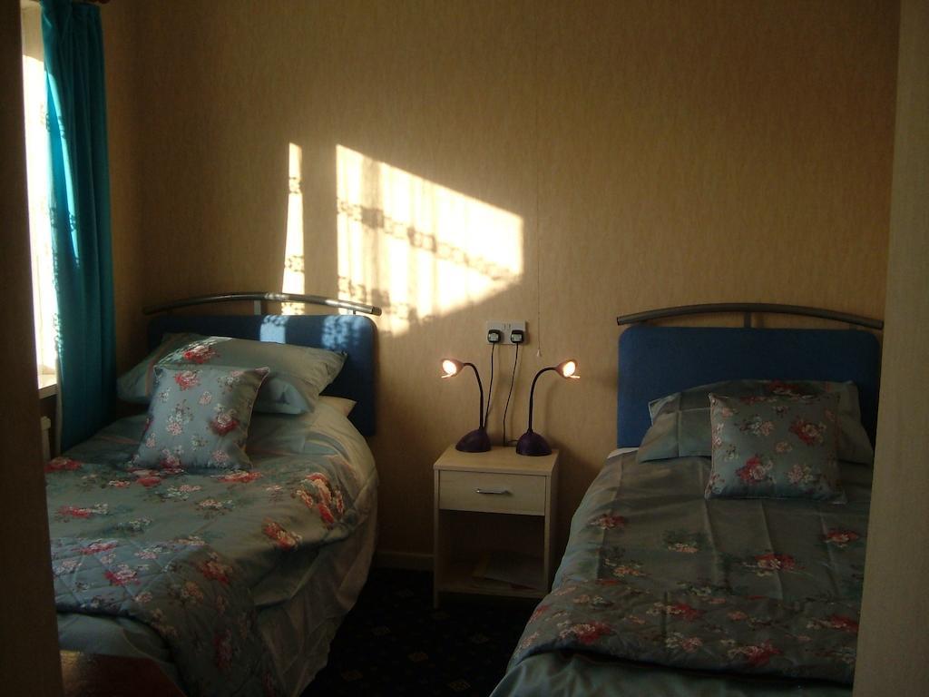 Tremains Guest House Bridgend  Værelse billede