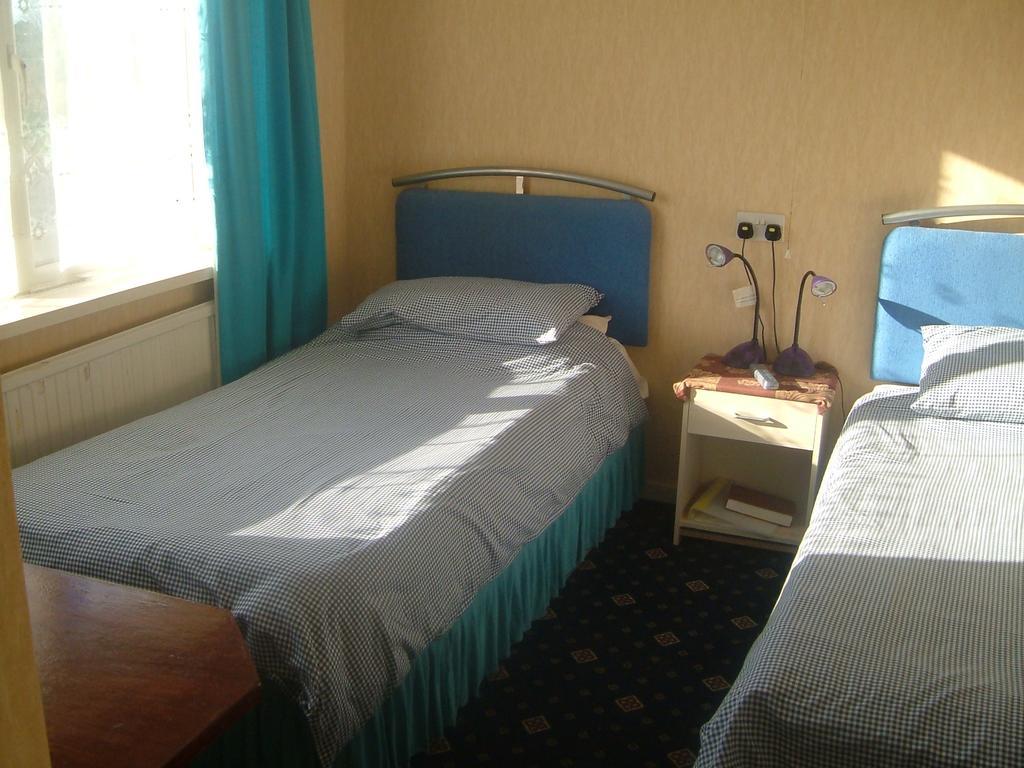Tremains Guest House Bridgend  Værelse billede